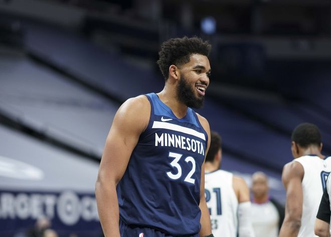 凯里欧文与安东尼戴维斯加盟快船